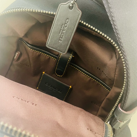 Coach Men sling bag - Picture 2 of 3